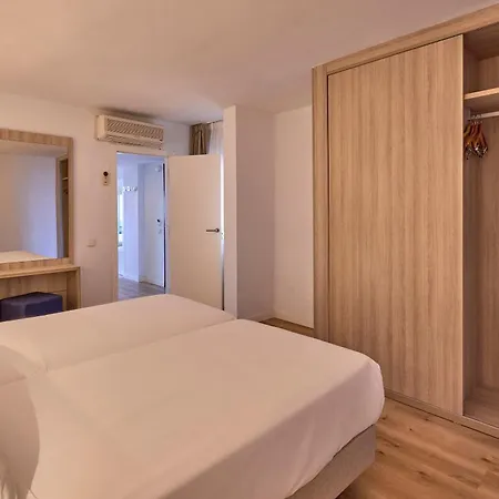 Universal Don Camilo 4* Sant Elm