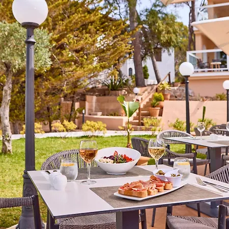 Apartahotel Universal Don Camilo 4*
