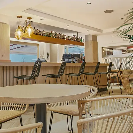 Apartahotel Universal Don Camilo Sant Elm