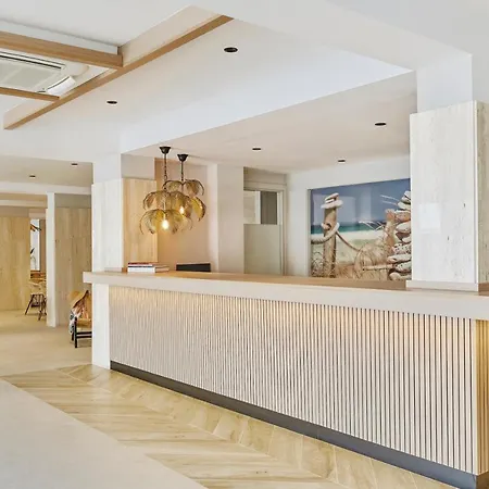 Universal Don Camilo Aparthotel 4*
