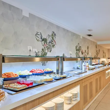 Universal Don Camilo Aparthotel 4*